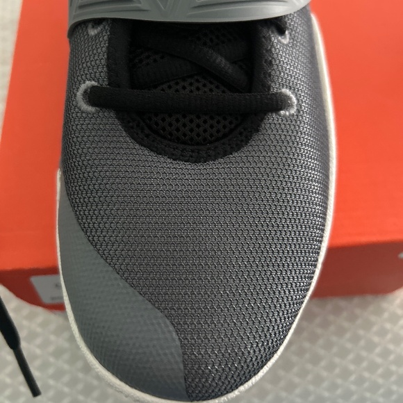 Kyrie flytrap 3 - Picture 4 of 8